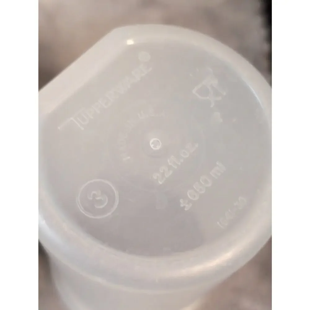 Lot 6 Cylinder Assorted Vintage Tupperware Tumblers 1606-1, 1641-20, 1900-3